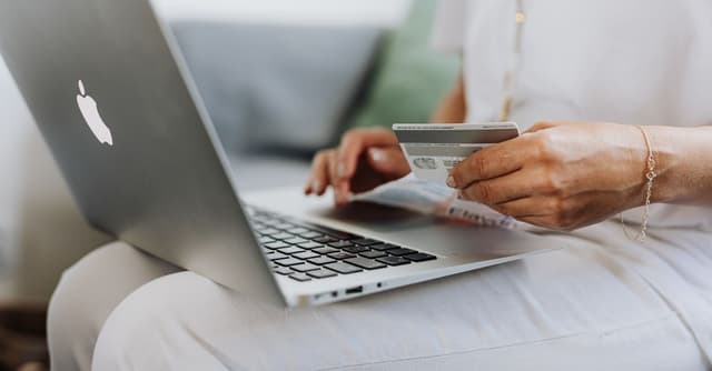 Phishinglink met drie verschillende trucs om beveiliging te omzeilen